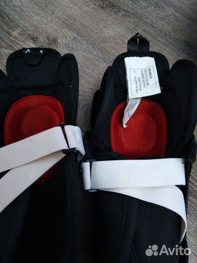 Щитки хоккейные детские 8