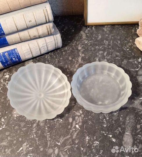 Шкатулка-пудренница