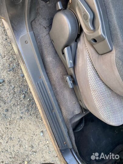 Накладки порогов внутренние Space Wagon 2