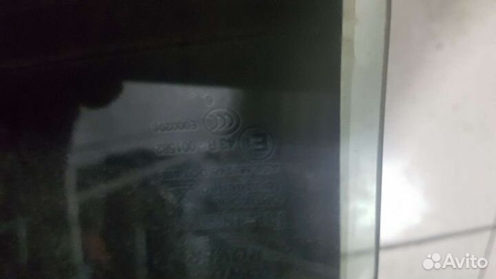 Стекло задней двери ленд ровер дискавери 3/4