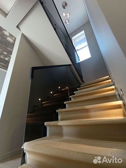 Стеклянные ограждения для лестниц