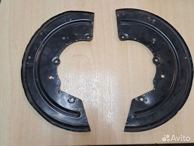 Пыльники передний тормозного диска Renault Duster1