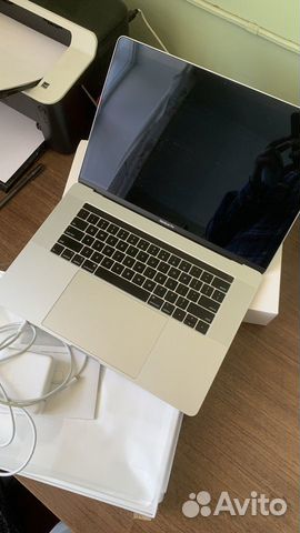 MacBook Pro 15 (2019), 512 гб, Core i7, 2.6 ггц, R