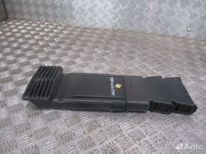 Воздуховод за кабиной Scania 1425430