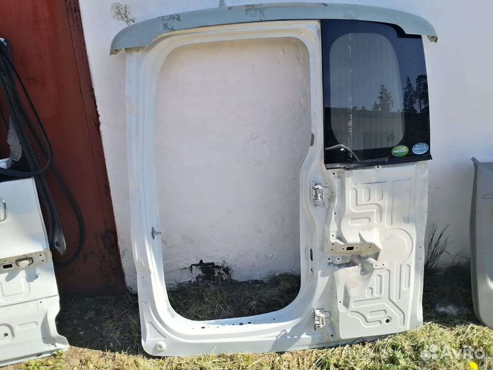 Дверь багажника задняя Honda Stepwgn RP2