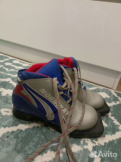 Лыжные ботинки