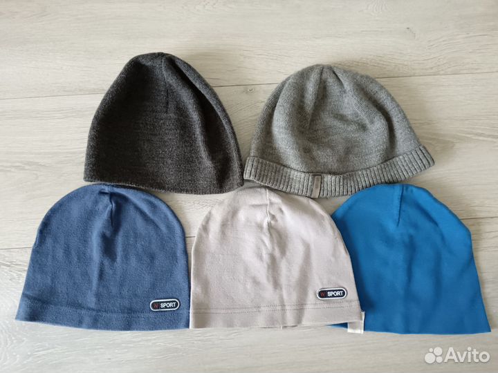 Пакетом шапки, шарфы, перчатки