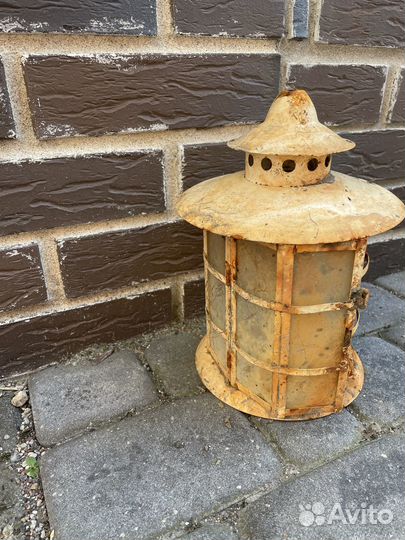 Старинная керосиновая лампа