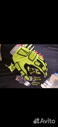 Противоударные перчатки