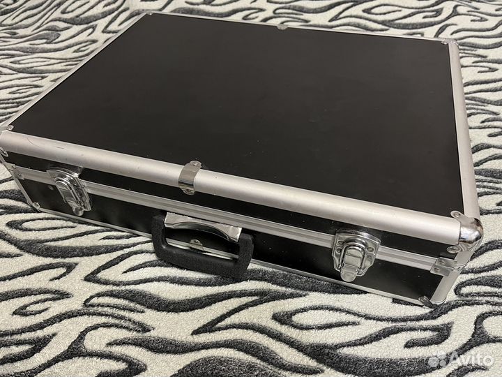 Цифровой микшерный пульт Behringer X Air X18