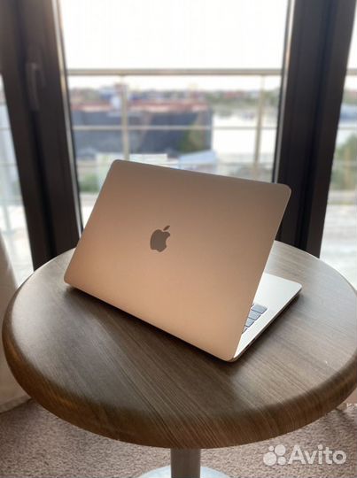 Apple MacBook Pro 13 Touch Bar