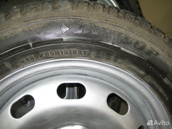 Dunlop SP Winter Ice 01 185/65 R15 88T