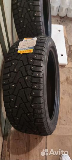 Pirelli Ice Zero 245/40 R20 99T