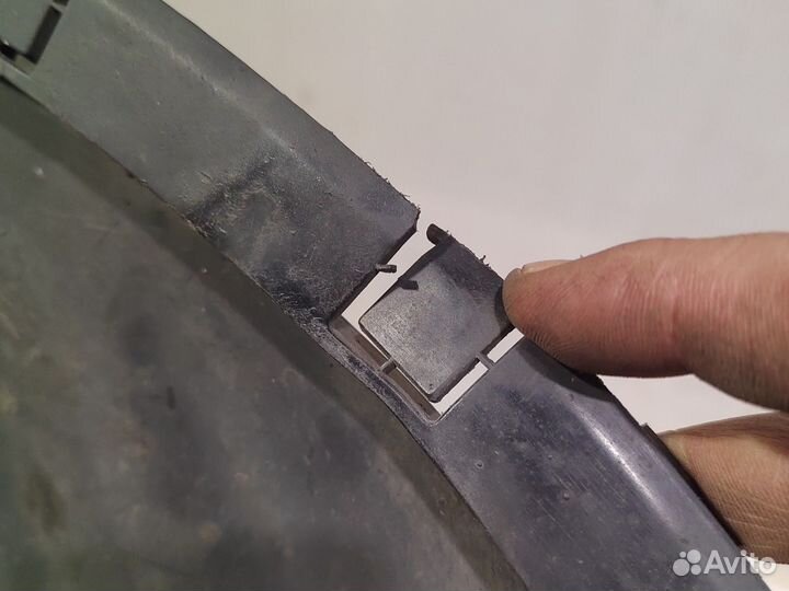 Подкрылок задний правый Mazda 3 BL