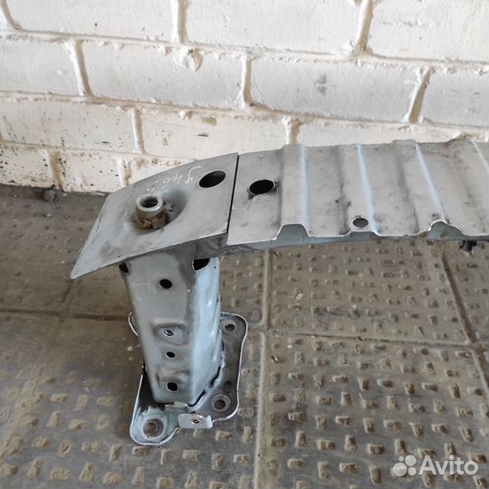 Усилитель переднего бампера Ford Focus 2