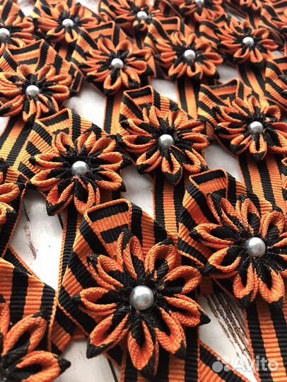 Георгиевская лента, броши