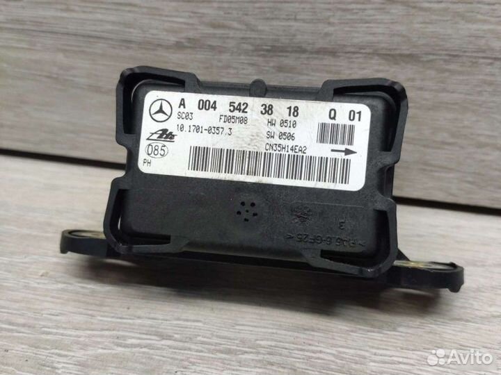 Датчик ускорения Mercedes M W164