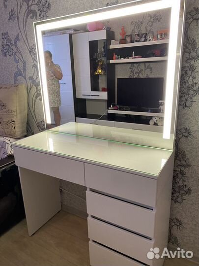 Гримерные столы