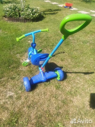 Трехколесный велосипед