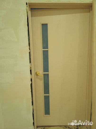 Двери деревянные со стеклом и без стекла бу