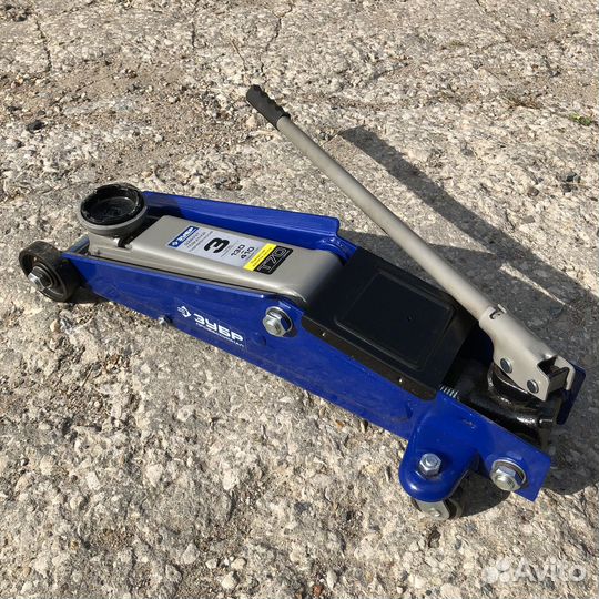 Домкрат гидравлический подкатной 3т Зубр