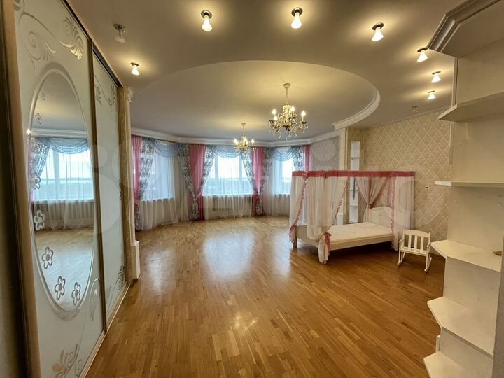 3-к. квартира, 181 м², 6/7 эт.