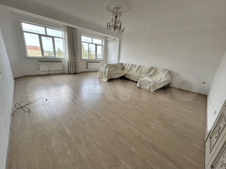 3-к. квартира, 105 м², 4/6 эт.