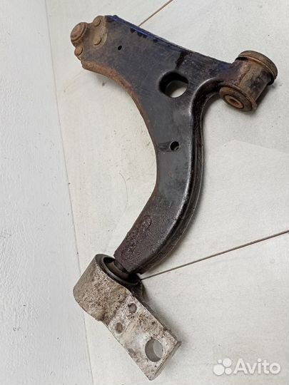 Рычаг передний правый нижний 1212807