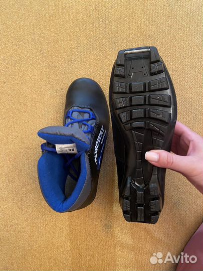 Лыжные ботинки