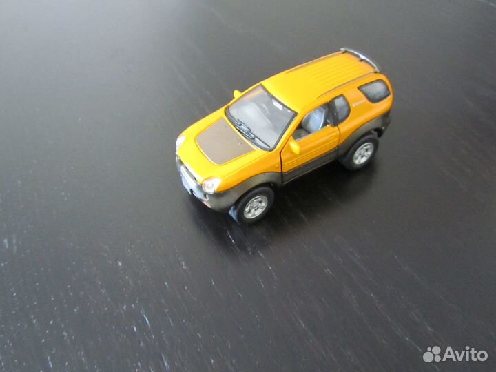 Модель Isuzu VehiCross 1 : 43