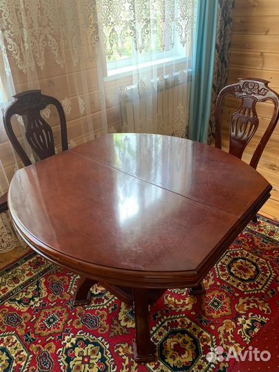 Кухонный стол деревянный