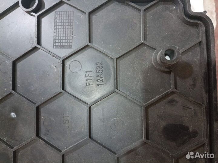 Крышка блока управления двигателем Ford Focus I