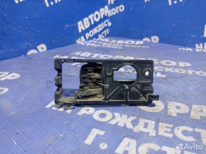 Внутренняя ручка двери Kia Rio 2 хэтчбек 2010