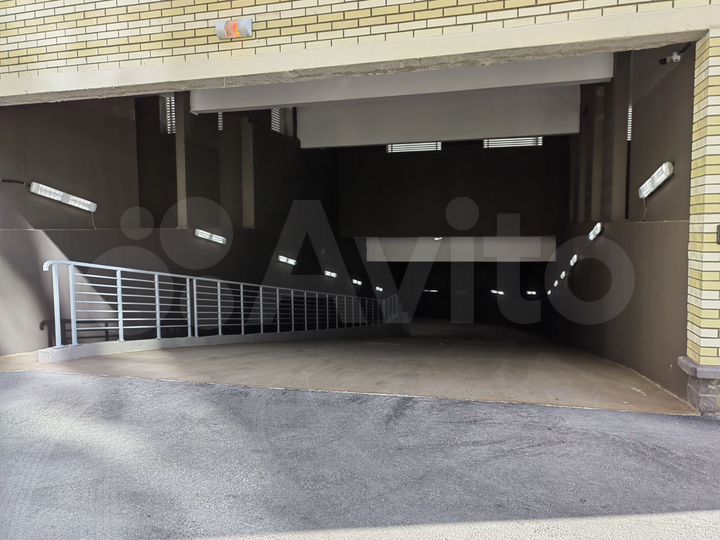 Машиноместо, 13 м²