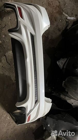 Бампер задний на toyota camry 70 + выхлоп