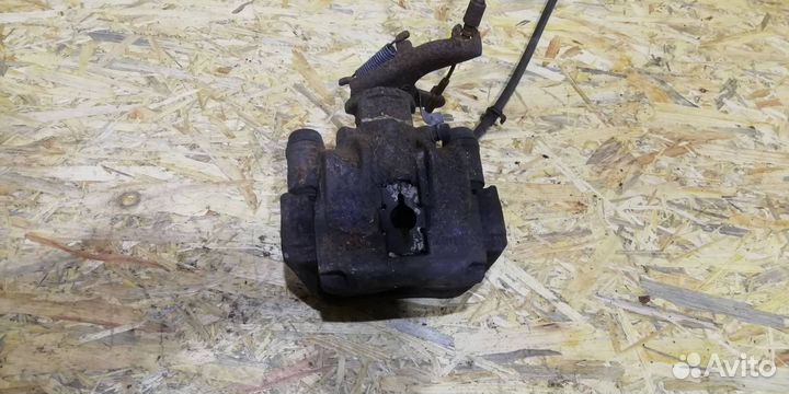 Суппорт тормозной задний правый iveco Daily 3 2005