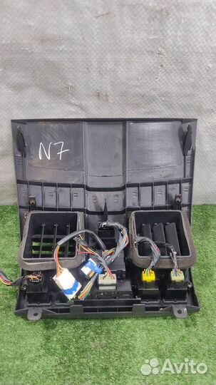 Дефлектор торпедо центральный Ssangyong Rexton 20