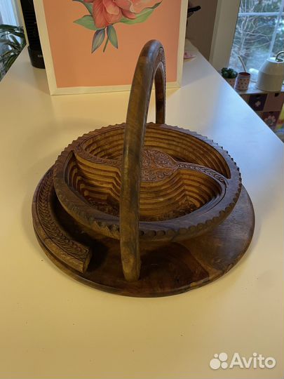 Корзина для фруктов (резьба по дереву). Пакистан