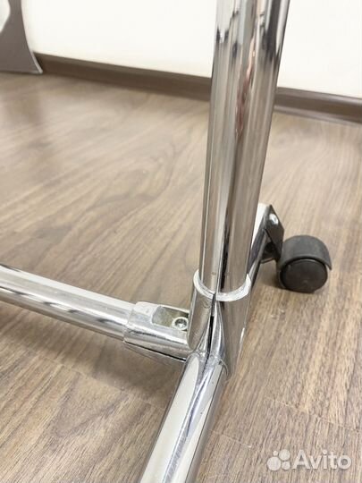 Вешалка для одежды напольная