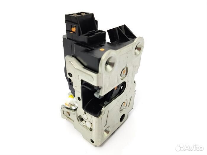 Замок двери Renault Master Vivaro Trafic