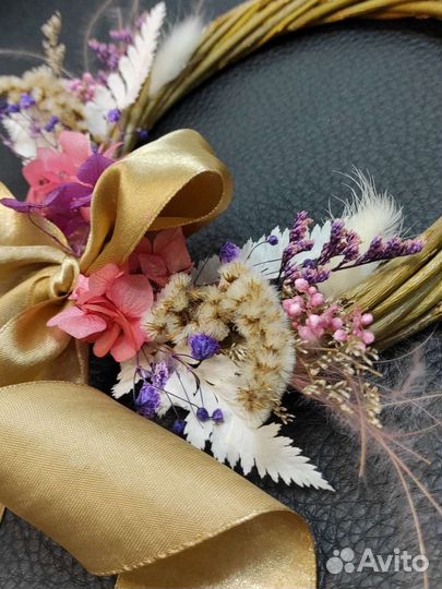 Венок из лозы и стабилизированных цветов