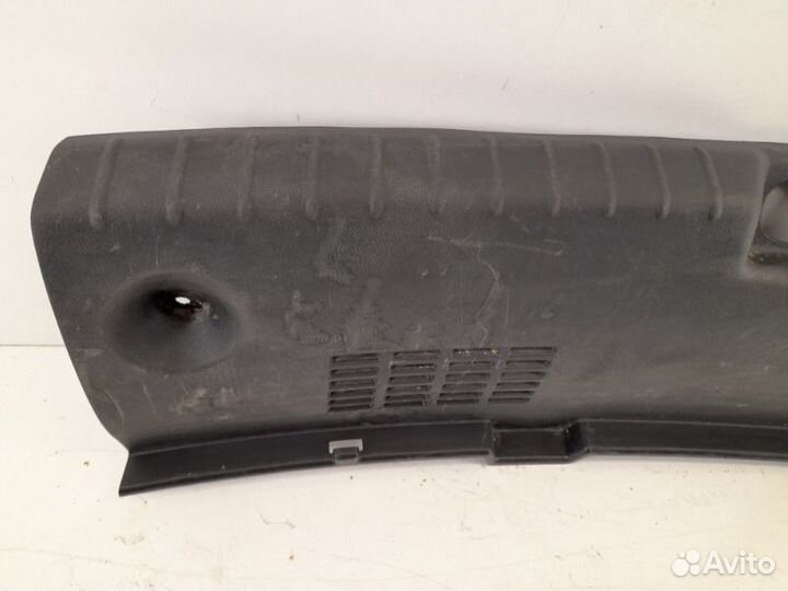 Накладка замка багажника Kia Rio 4 2017