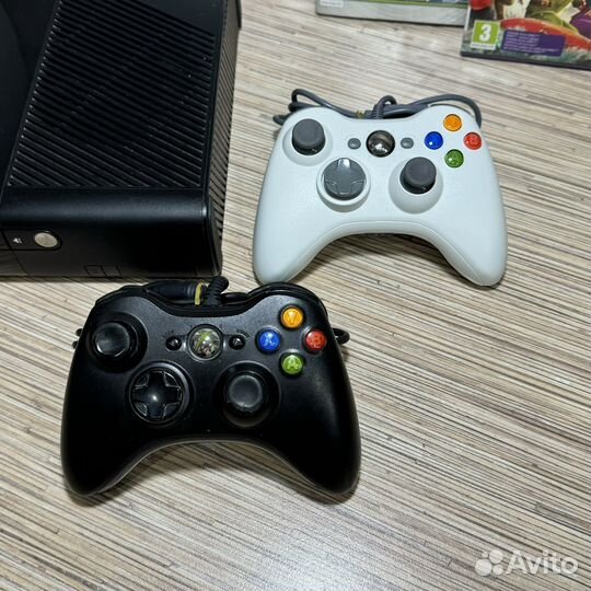 Xbox 360 E 300Gb + 2Джостика + 8Игр