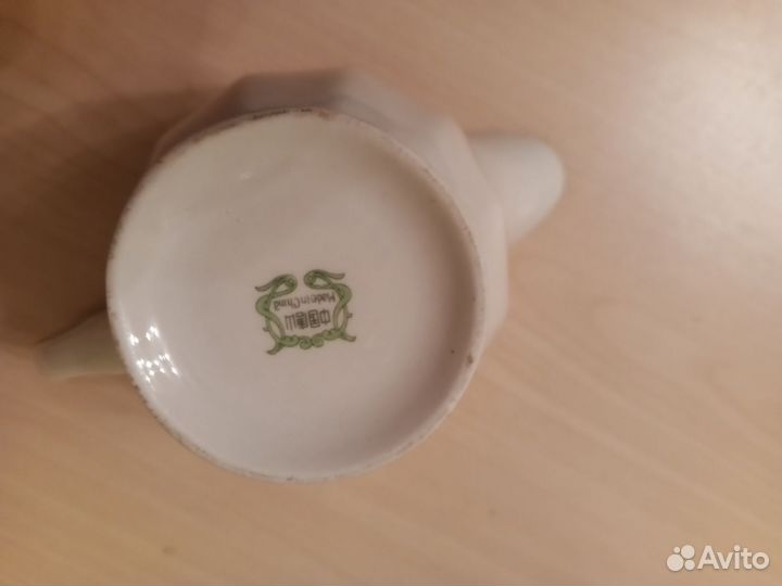 Сахарная и молочник