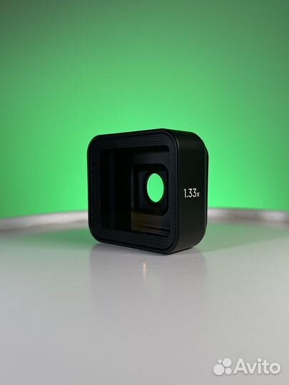 Moment anamorphic lens 1,33 Gold Flare M - series