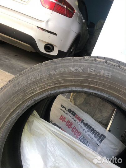Dunlop Winter Maxx SJ8 255/50 R20