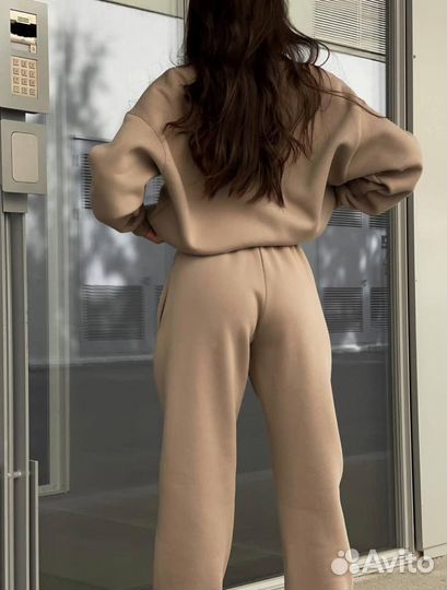 Спортивный костюм женский