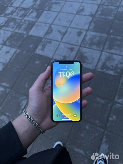 iPhone X, 64 ГБ