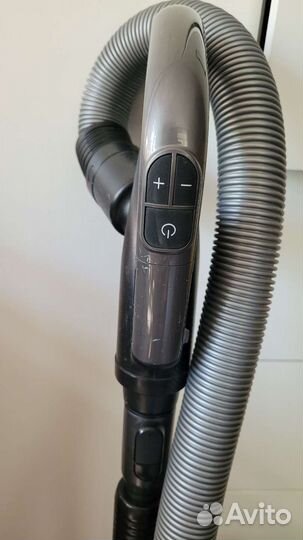 Пылесос с контейнером для пыли Samsung SC15K4169HD