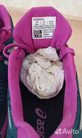 Женские волейбольные кроссовки asics